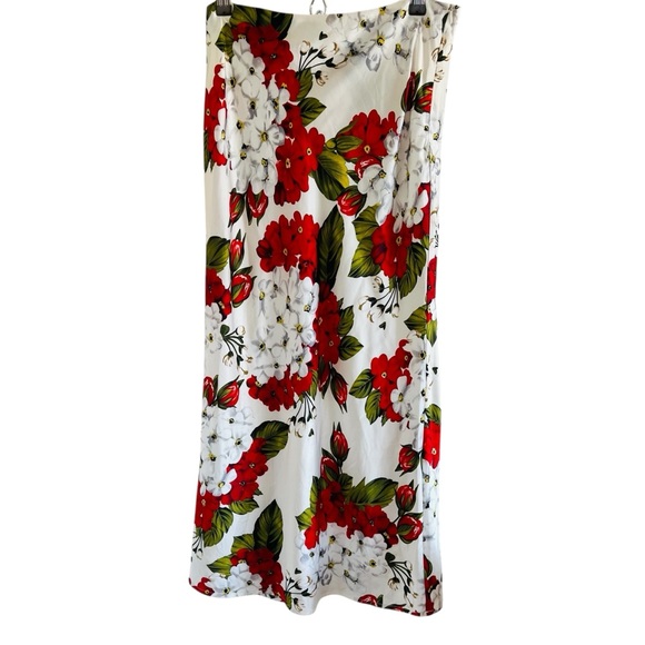 Bailey Rose Dresses & Skirts - Bailey Rose FloralCorset Top with Matching Maxi Skirt